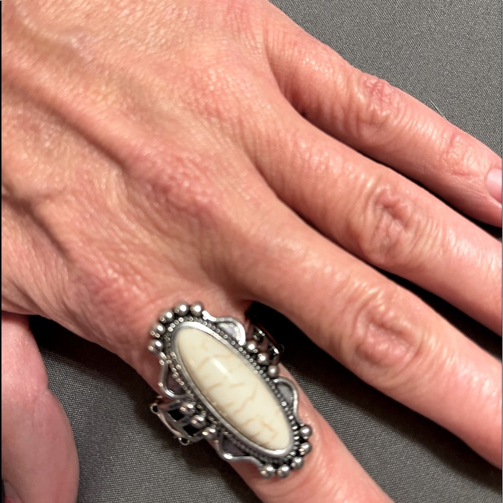 Pretty ring for day or evening.